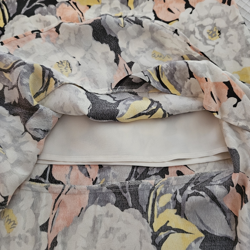LOFT A-Line Floral Skirt - Picture 4 of 9